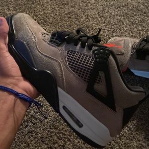 Jordan 4 taupe haze